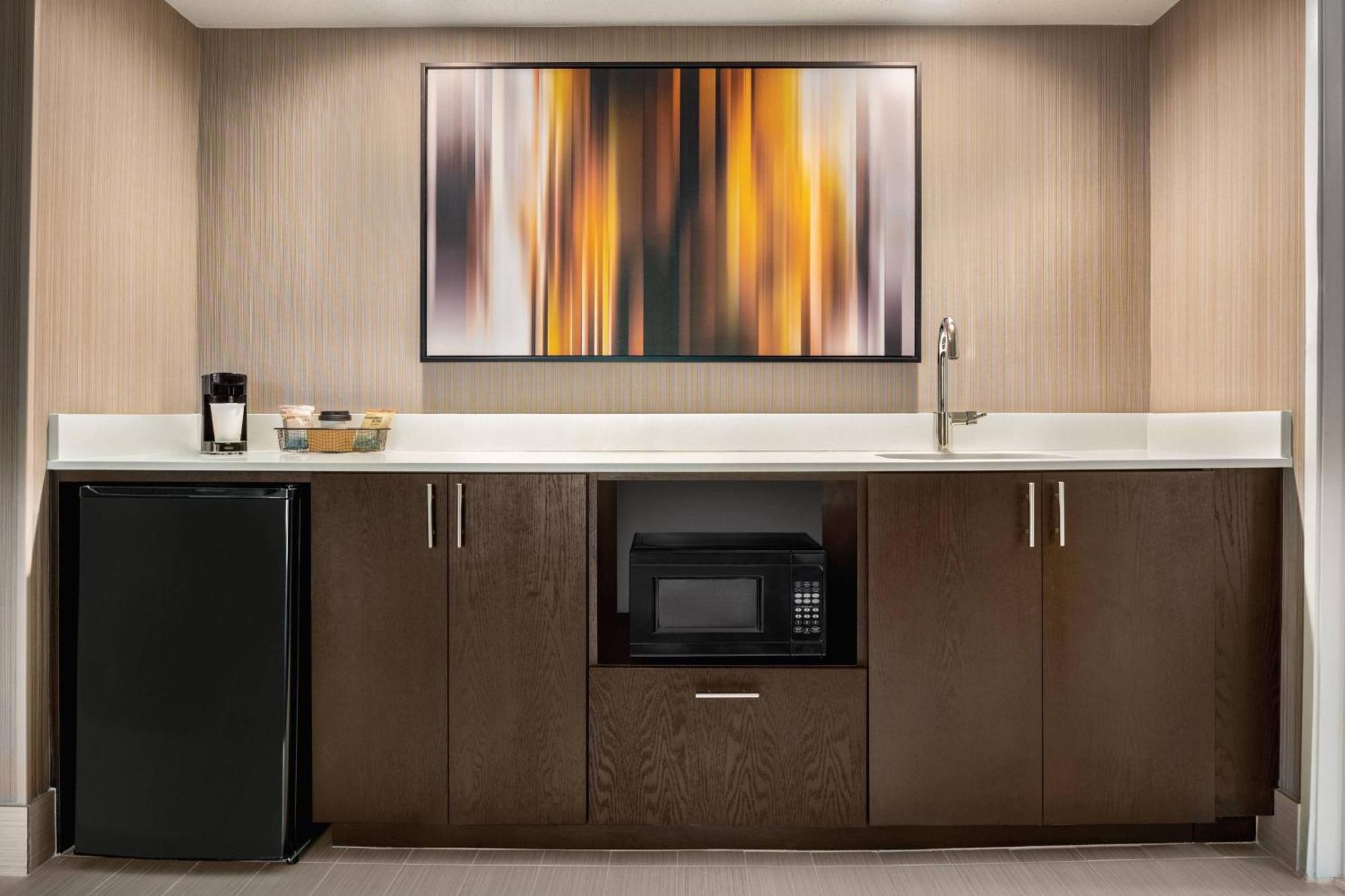 Courtyard By Marriott Dayton North Hotel Ngoại thất bức ảnh