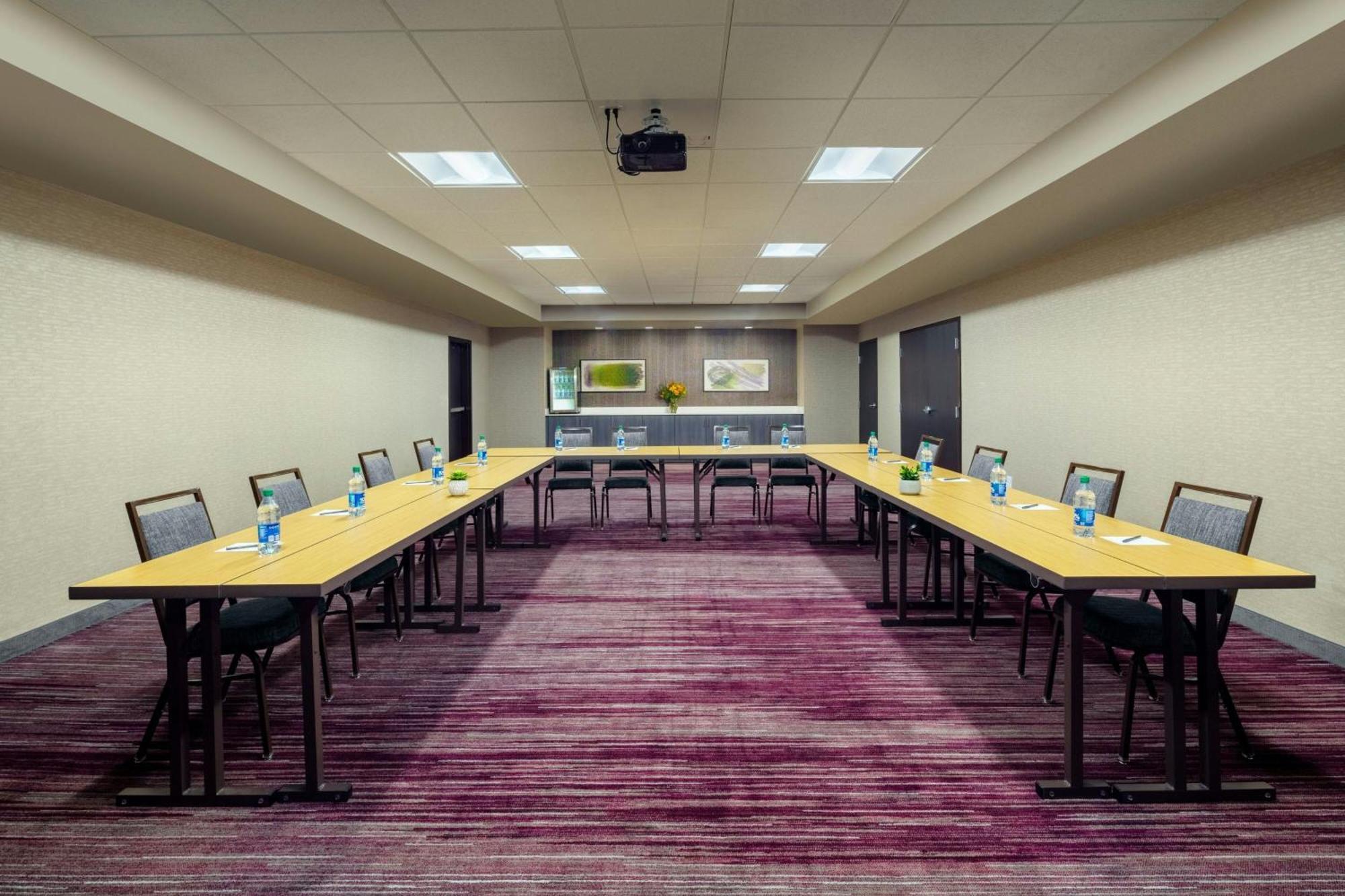 Courtyard By Marriott Dayton North Hotel Ngoại thất bức ảnh