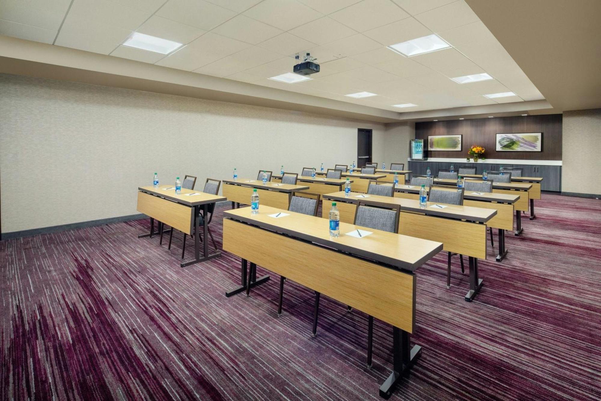 Courtyard By Marriott Dayton North Hotel Ngoại thất bức ảnh