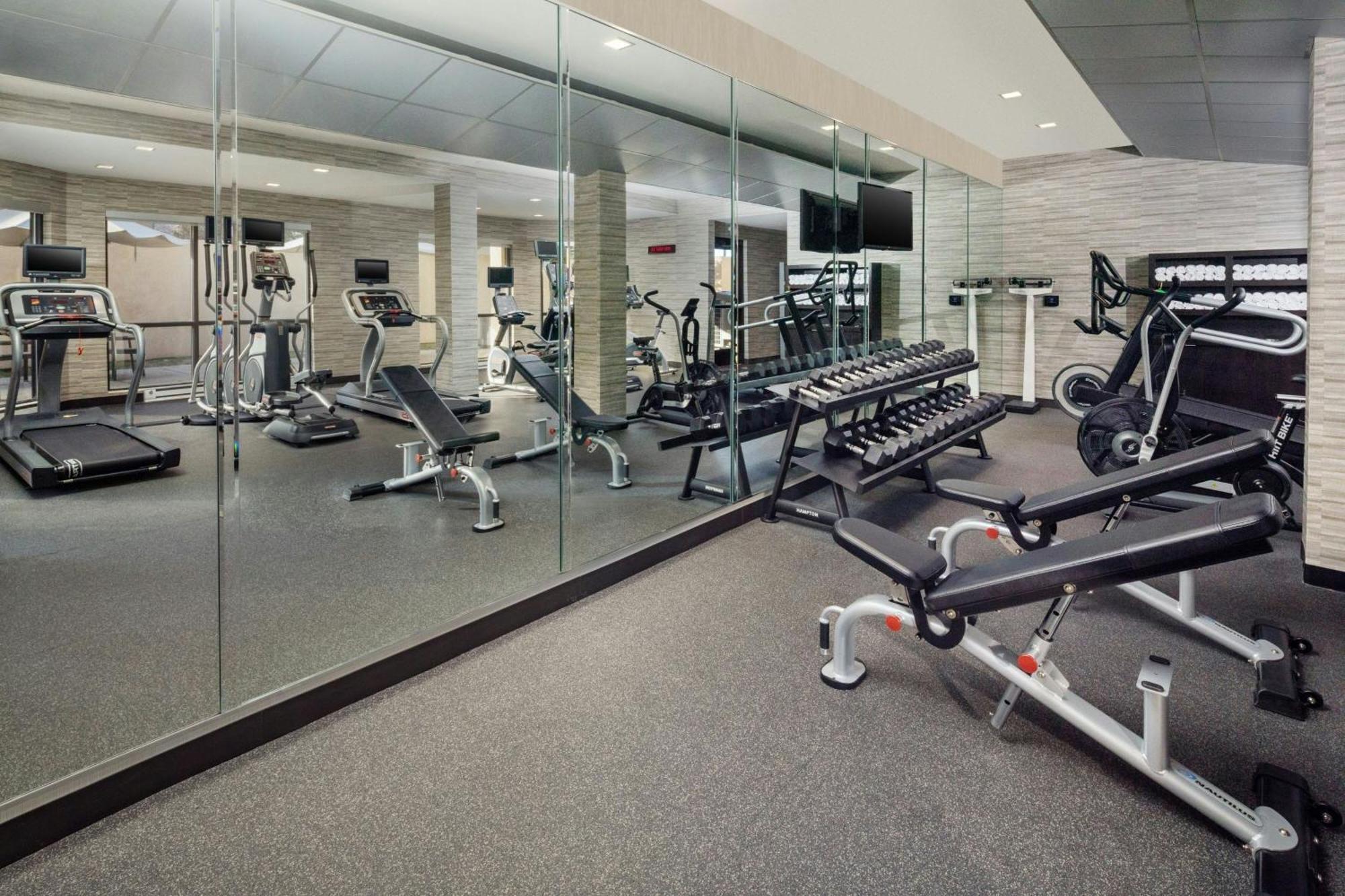 Courtyard By Marriott Dayton North Hotel Ngoại thất bức ảnh