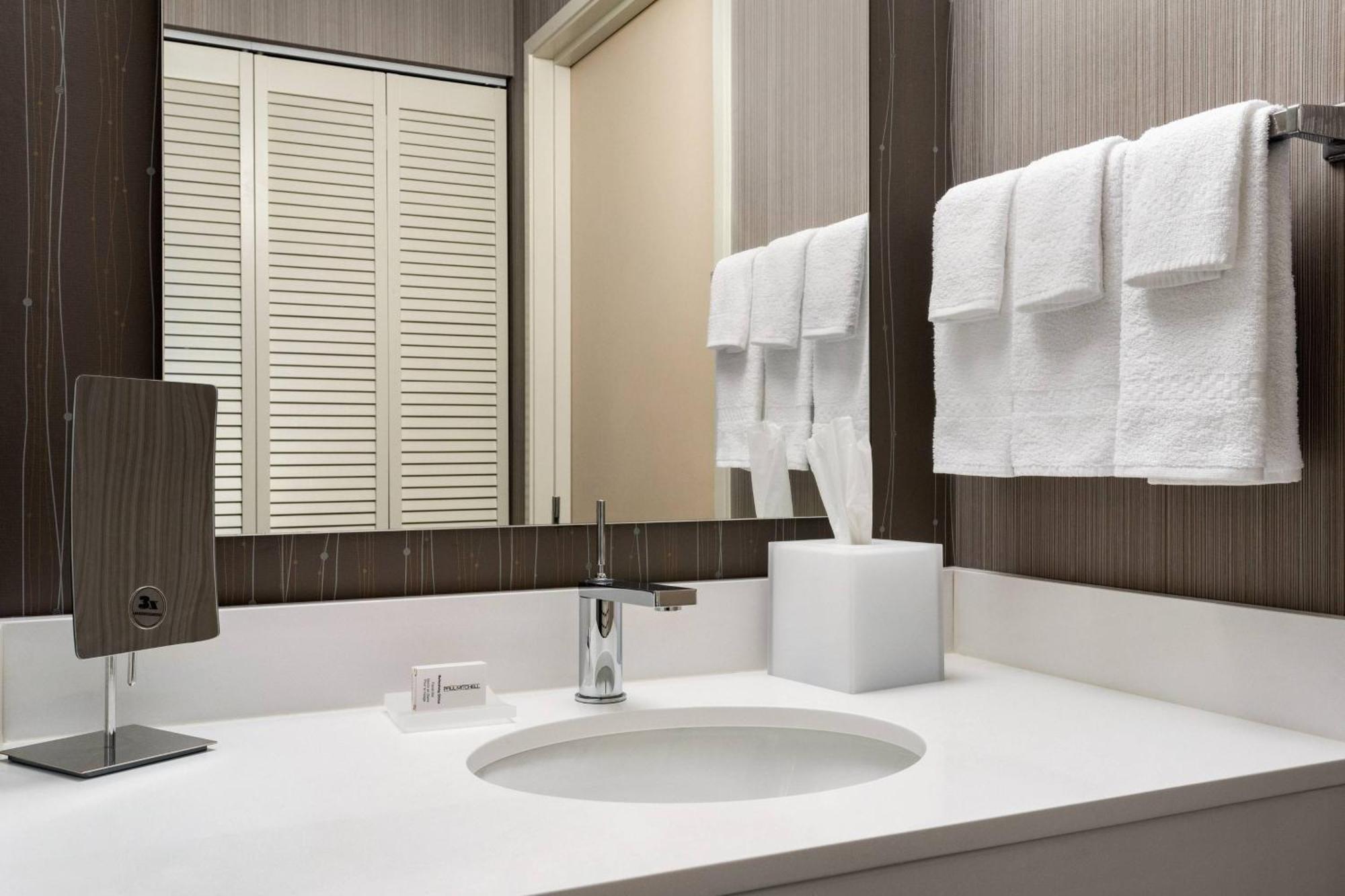 Courtyard By Marriott Dayton North Hotel Ngoại thất bức ảnh