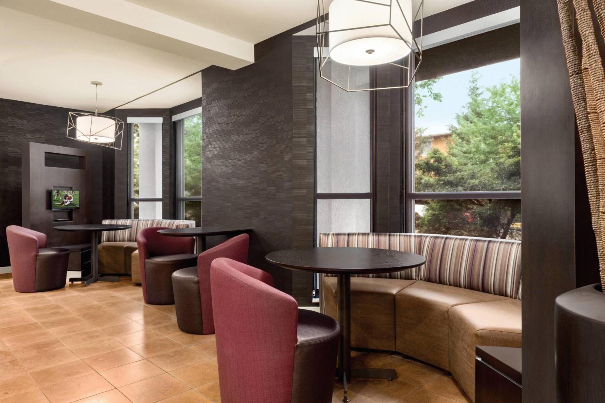 Courtyard By Marriott Dayton North Hotel Ngoại thất bức ảnh