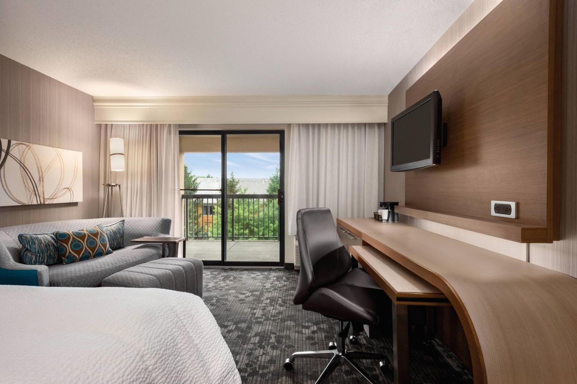 Courtyard By Marriott Dayton North Hotel Ngoại thất bức ảnh